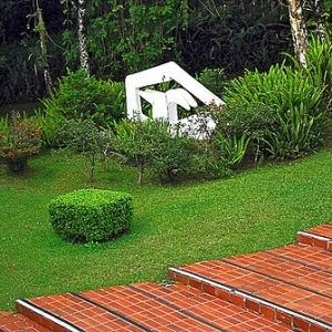 Jardim de esculturas do Museu Felícia Leirner