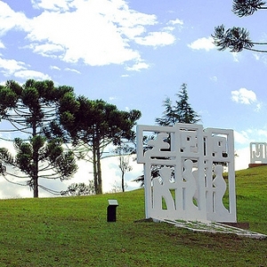 Jardim de esculturas do Museu Felícia Leirner